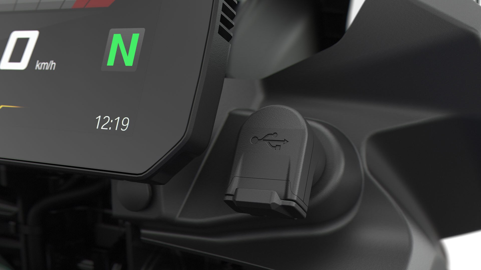 We see the USB port of the F 750 GS.
