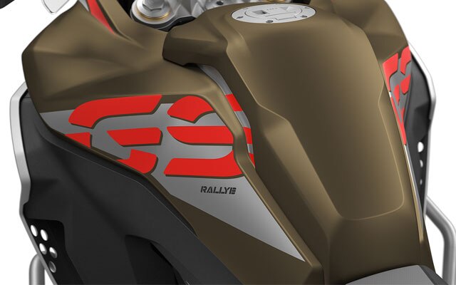 We see the tank of the F 850 GS Adventure.