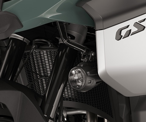 The additional headlight of the F 900 GS Adventure from BMW Motorrad