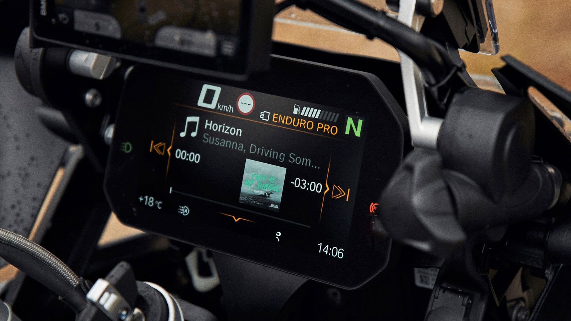 The BMW R 1250 GS with connectivity as standard.