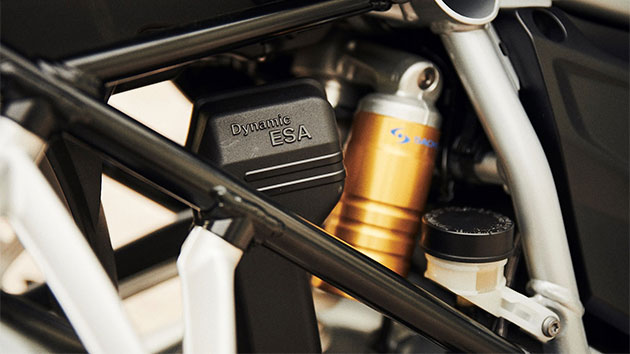 The BMW R 1250 GS with Dynamic ESA as standard.