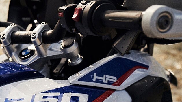 ECALL, the intelligent emergency call as an optional accessory on the BMW R 1250 GS.