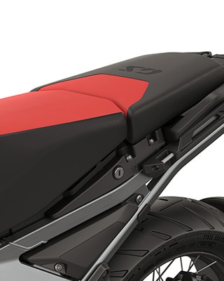 High rider's seat and sport passenger seat (Rallye seat look)