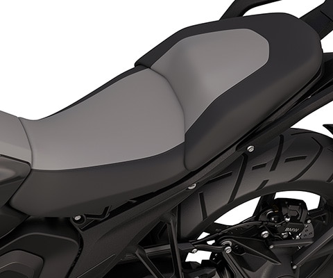 The comfortable seats of the R 1300 GS Triple Black from BMW Motorrad