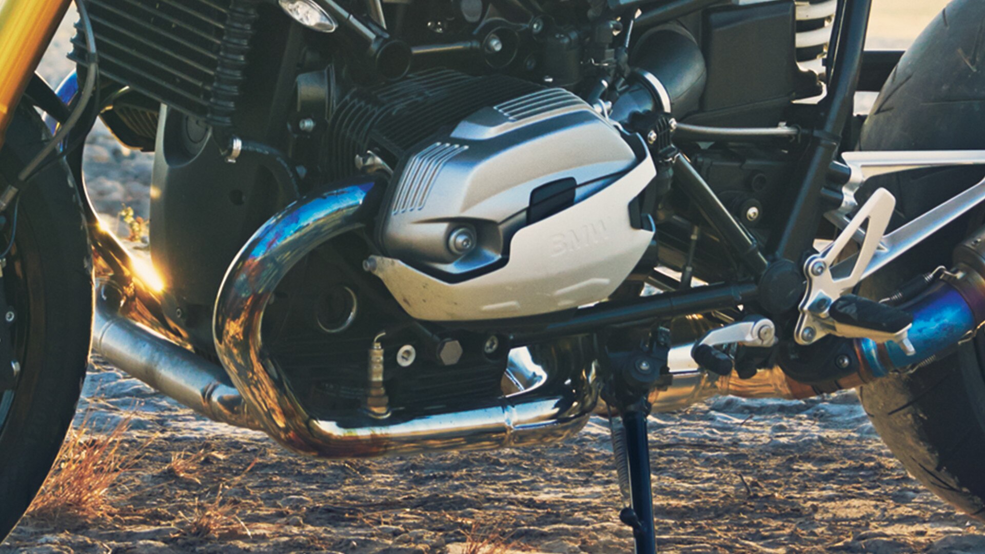 R nine T boxer engine