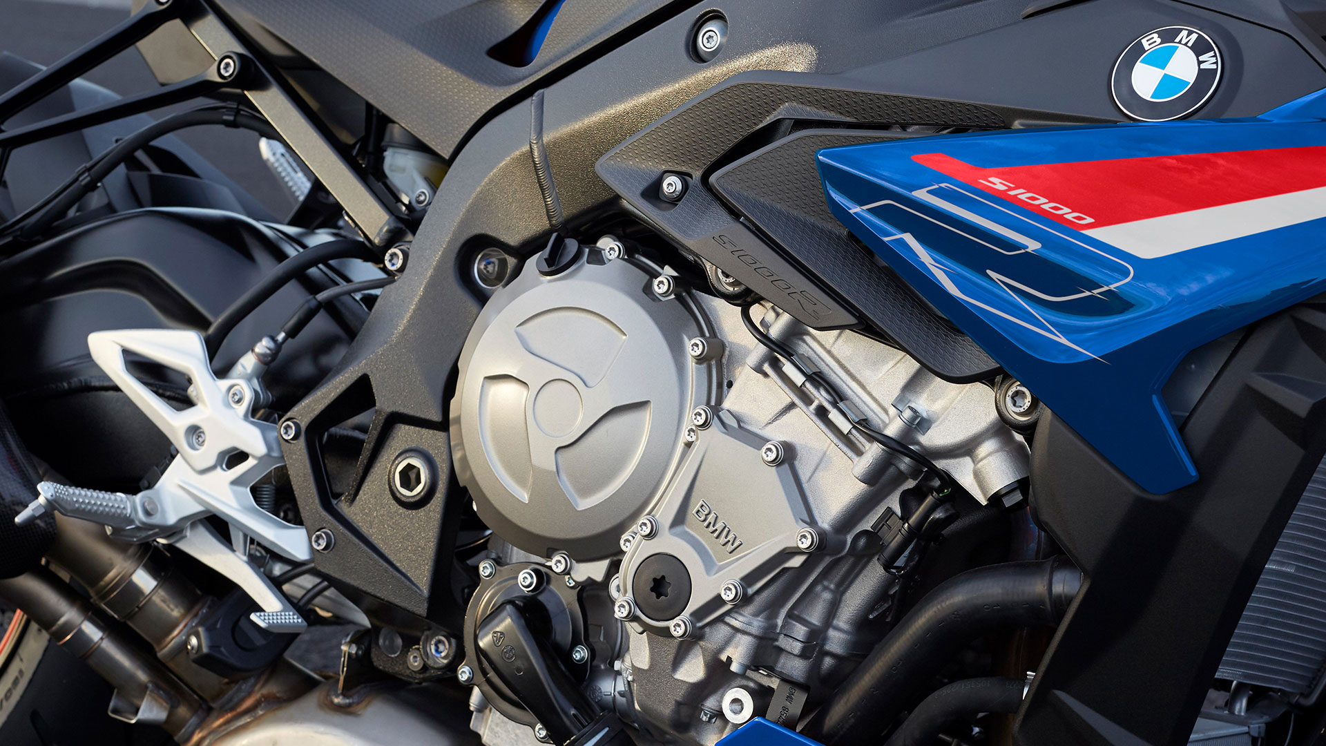 S 1000 R reduced side trim