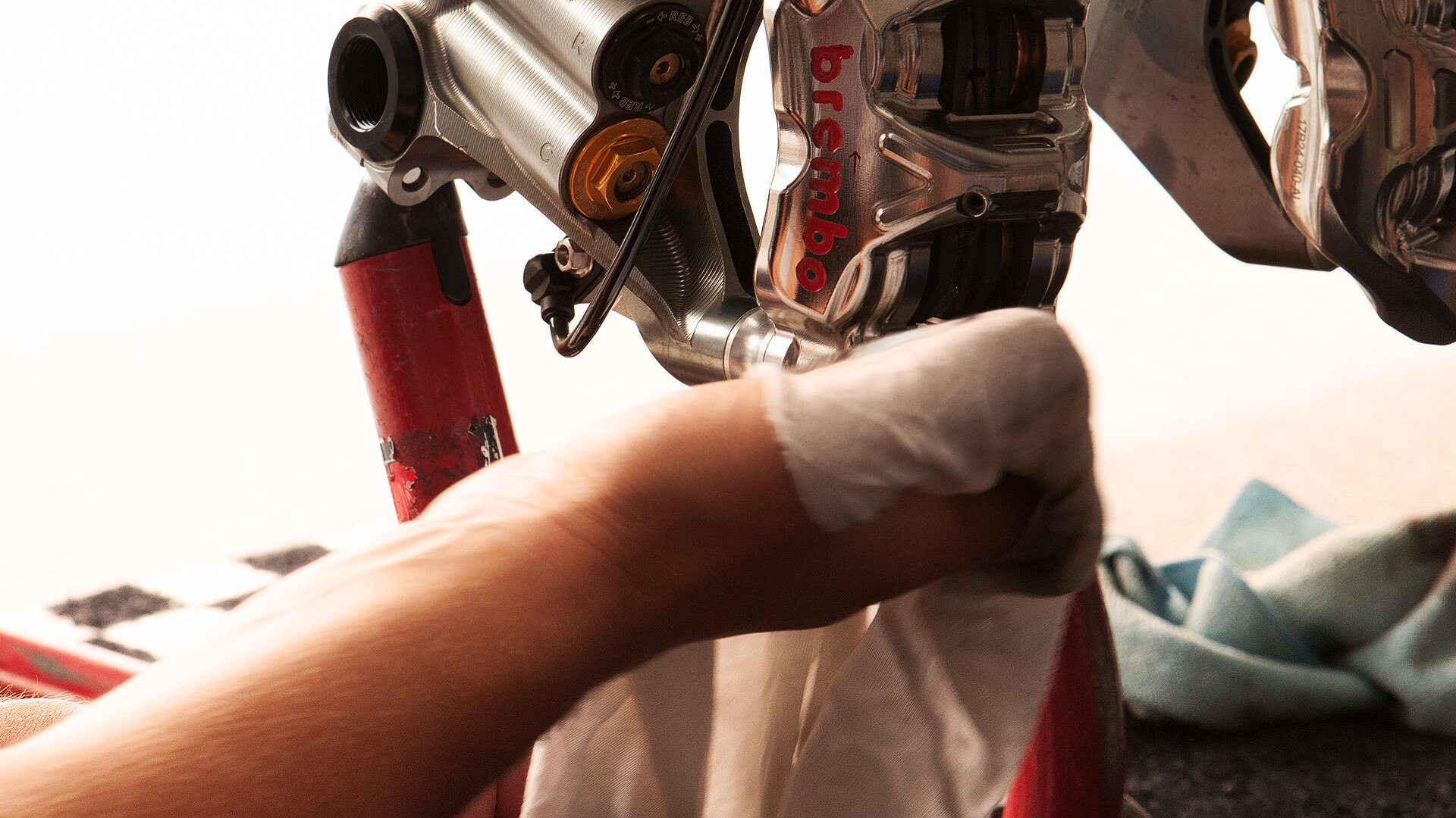 HP4 RACE Carbon rear