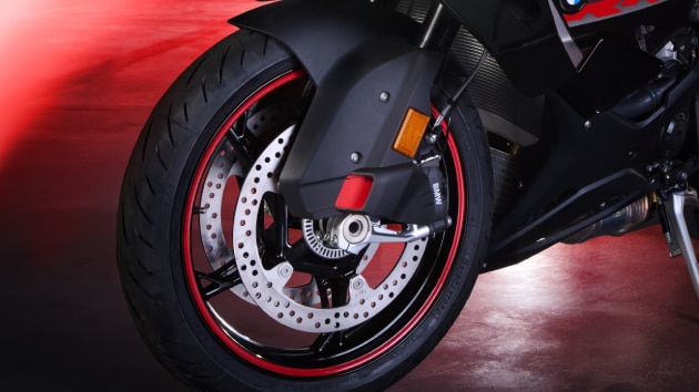 Red-Accented Design Option Wheels